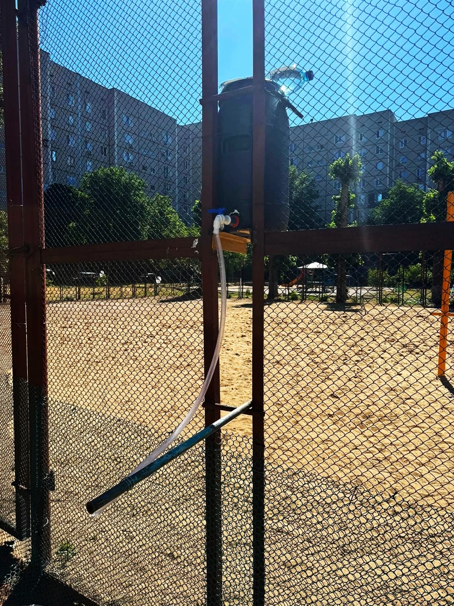 Самі зробили, самі відкрили: у Південноукраїнську волейболісти відновили майданчик