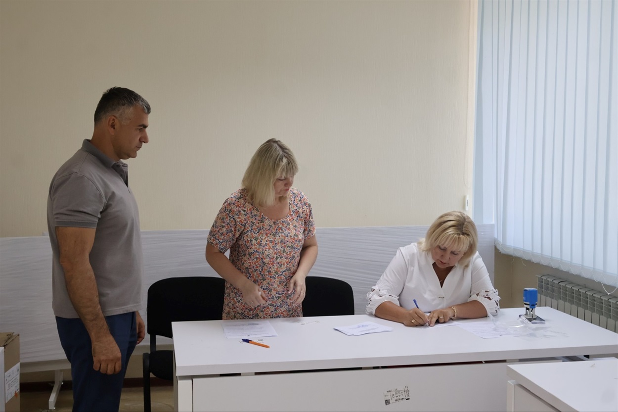 Таємне голосування про присвоєння Олегу Вітковському звання «Почесний громадянин Південноукраїнської міської територіальної громади» .
