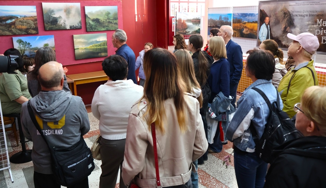 Олексаандр Ігнатьєв розповідає про місця, які фотографує.