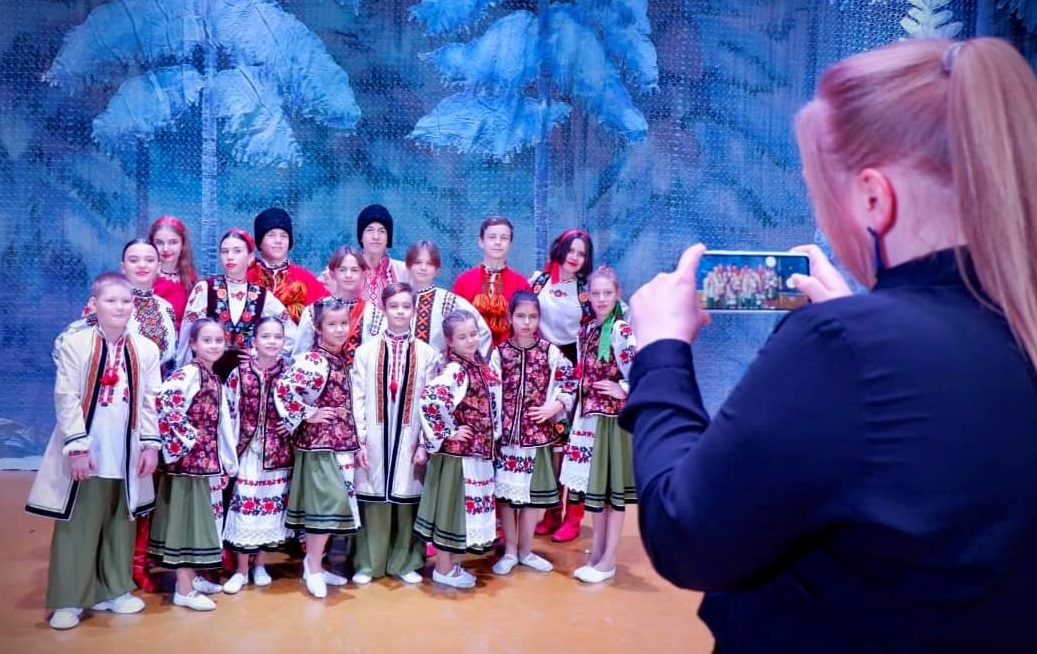 Юні артисти готуються до Різдвяної коляди 