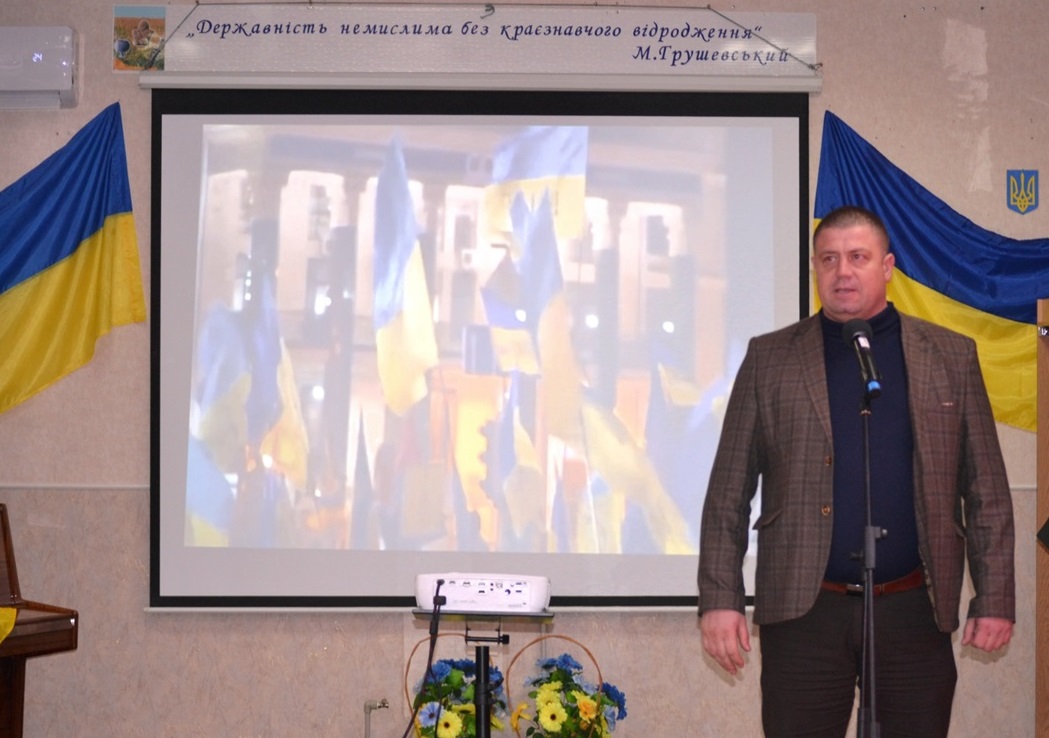 До слова запросили чинного депутата, заступника міської спілки атовців та учасника бойових дій на Сході Дениса Кравченка