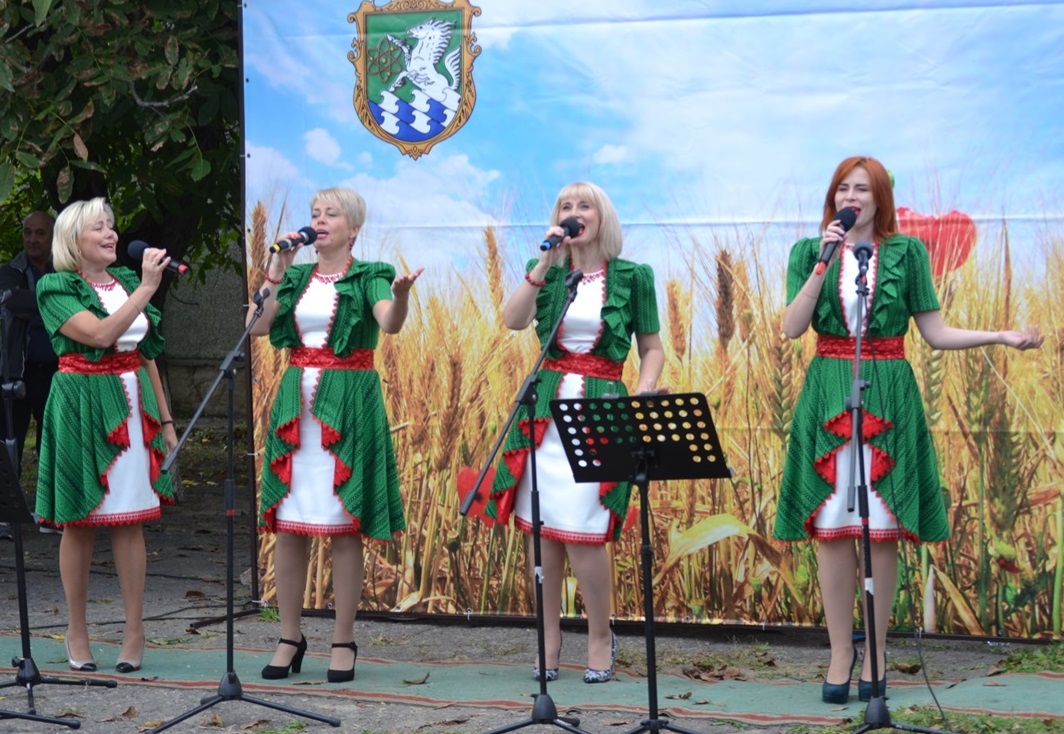 Гурт «Співочі серця» під керівництвом Валерія Григораша: Буде мир над Україною, буде мир!