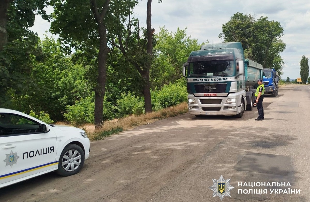 У спеку вантажівкам заборонять рух: на Миколаївщині запровадили нові обмеження