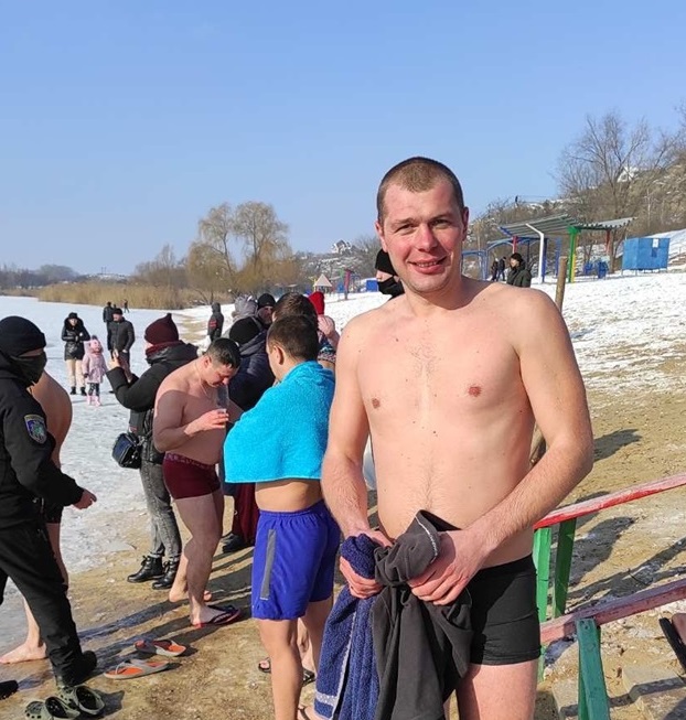 Деякі містяни з радістю позували на камеру