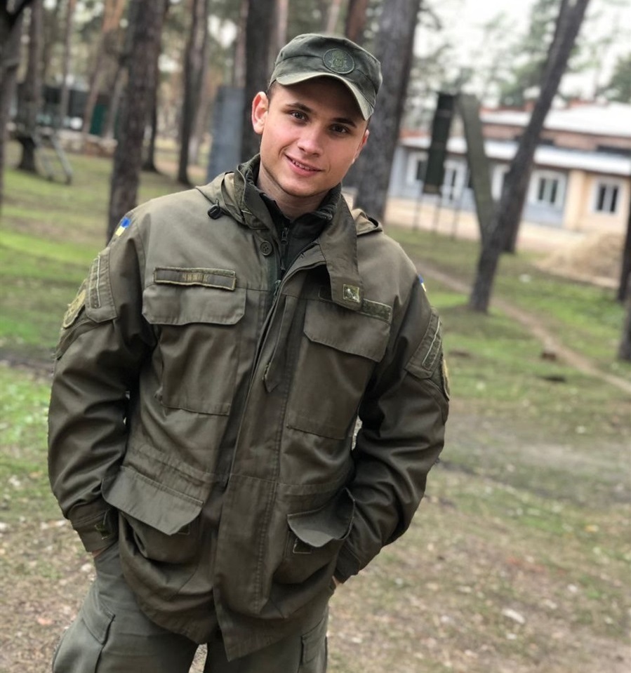 Життєрадісний та завжди на позитиві.