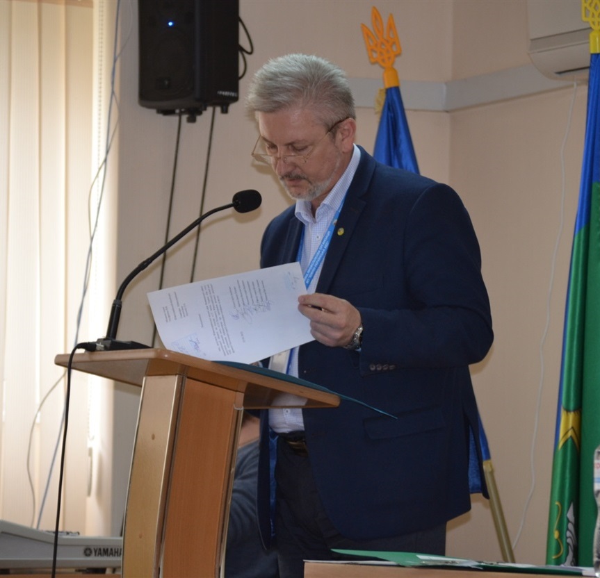 Голова колишньої фракції Сергій Снітков робить заяву
