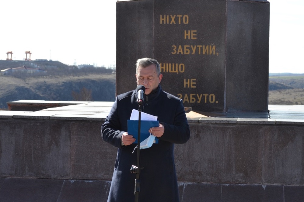 До слова було запрошено голову Южноукраїнської ТГ Валерія Онуфрієнка