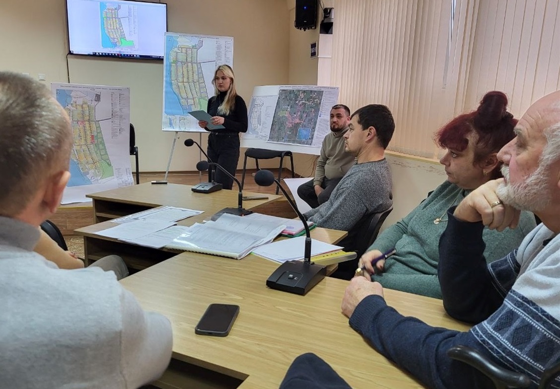 Мешканці уважно слухали