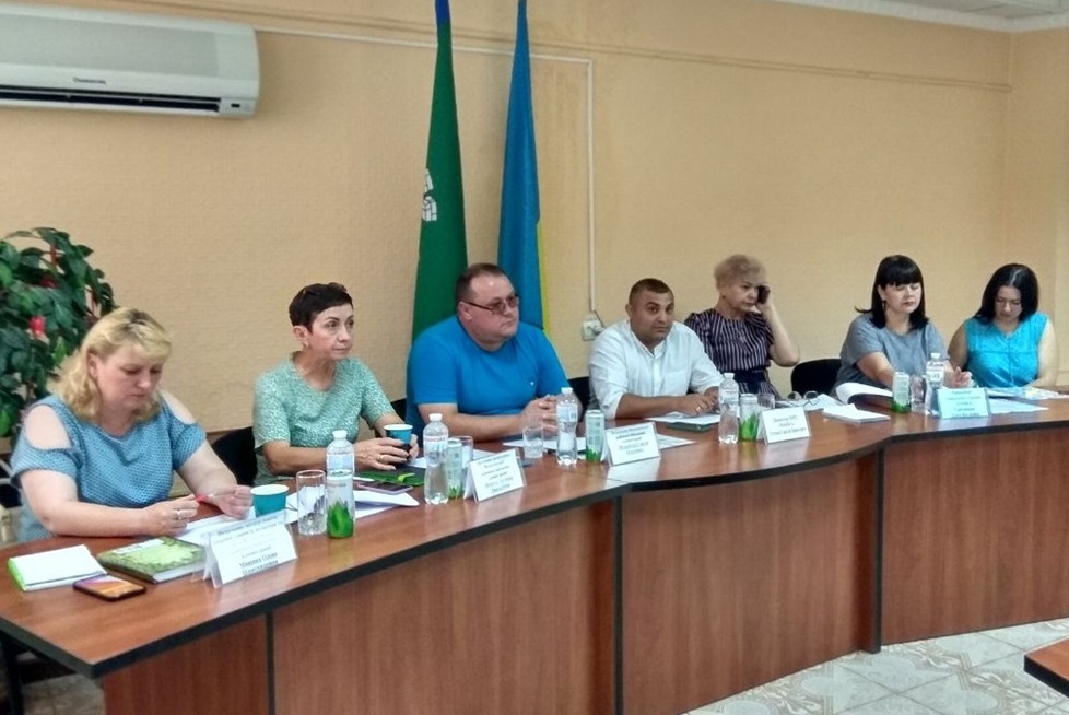 В президії керівництво району, міста та южноукраїнської лікарні
