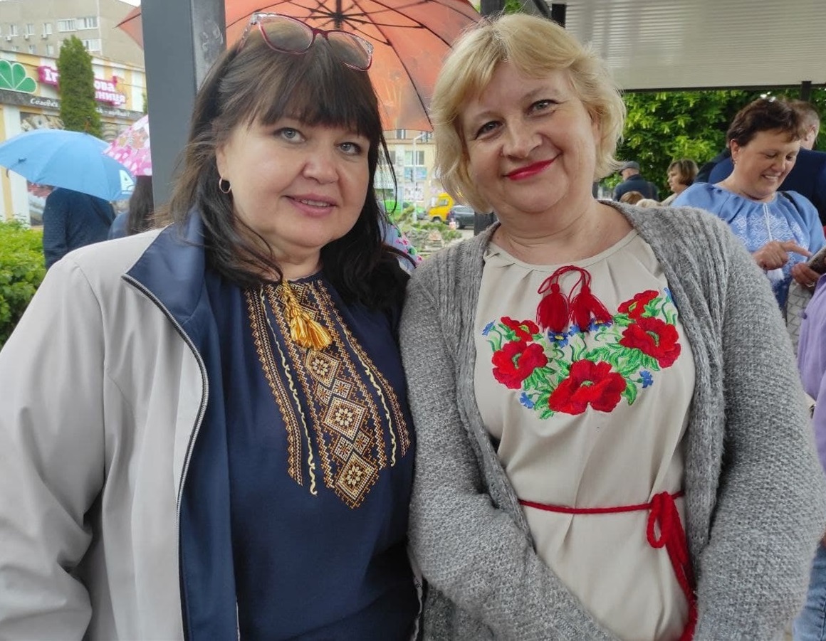 Файні пані у національному вбранні