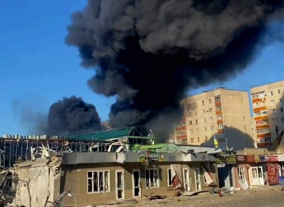 28 июня орки обстреляли  лисичан, когда они набирали питьевую воду. Восемь человек погибли, 21 ранен. Среди постраждавших есть дети.